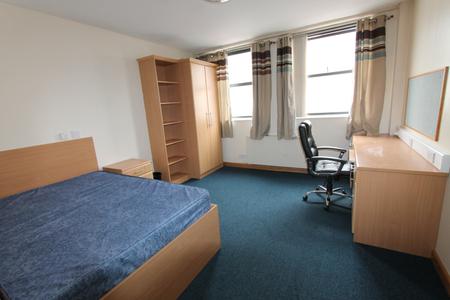 9 bedroom Flat to let in Warwick Street, Leamington Spa, CV32