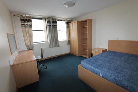 9 bedroom Flat to let in Warwick Street, Leamington Spa, CV32
