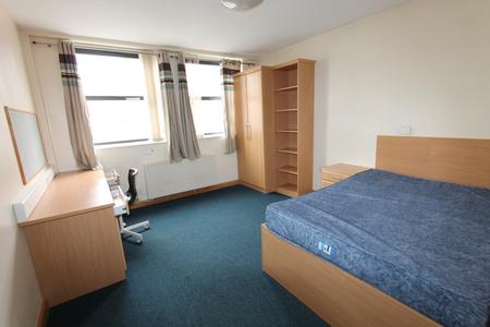 9 bedroom Flat to let in Warwick Street, Leamington Spa, CV32