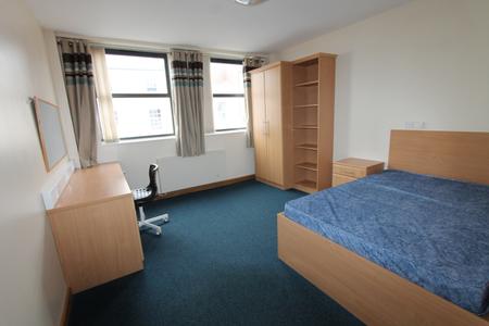 9 bedroom Flat to let in Warwick Street, Leamington Spa, CV32
