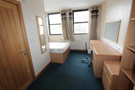 9 bedroom Flat to let in Warwick Street, Leamington Spa, CV32