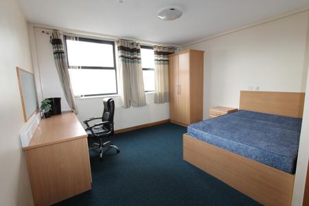 6 bedroom Flat to let in Warwick Street, Leamington Spa, CV32