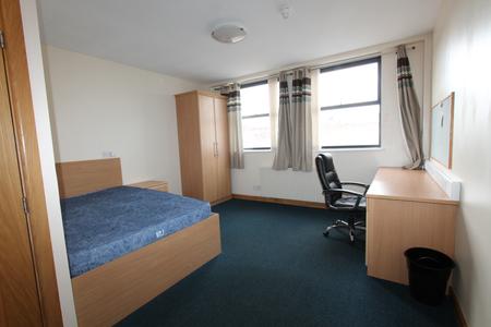 6 bedroom Flat to let in Warwick Street, Leamington Spa, CV32