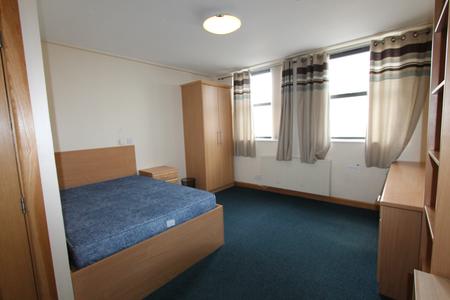 6 bedroom Flat to let in Warwick Street, Leamington Spa, CV32