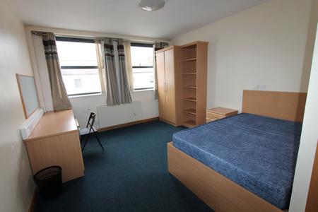 9 bedroom Flat to let in Warwick Street, Leamington Spa, CV32