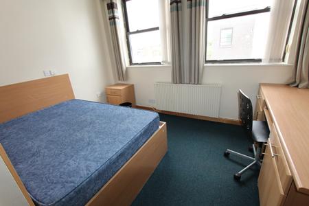 9 bedroom Flat to let in Warwick Street, Leamington Spa, CV32