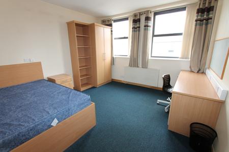 9 bedroom Flat to let in Warwick Street, Leamington Spa, CV32
