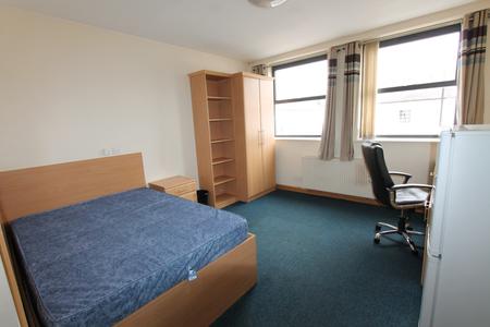 9 bedroom Flat to let in Warwick Street, Leamington Spa, CV32