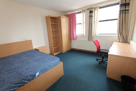 9 bedroom Flat to let in Warwick Street, Leamington Spa, CV32