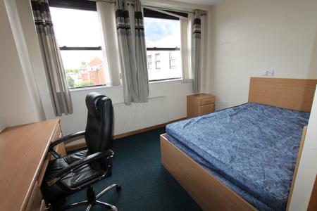 9 bedroom Flat to let in Warwick Street, Leamington Spa, CV32