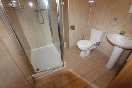 6 bedroom Flat to let in Warwick Street, Leamington Spa, CV32