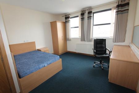 6 bedroom Flat to let in Warwick Street, Leamington Spa, CV32