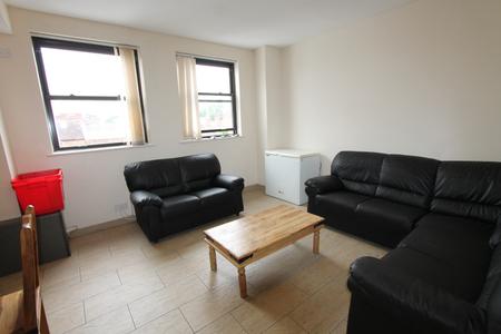 6 bedroom Flat to let in Warwick Street, Leamington Spa, CV32