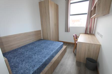 9 bedroom Flat to let in Warwick Street, Leamington Spa, CV32