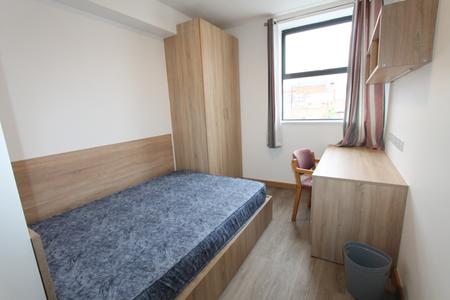 9 bedroom Flat to let in Warwick Street, Leamington Spa, CV32