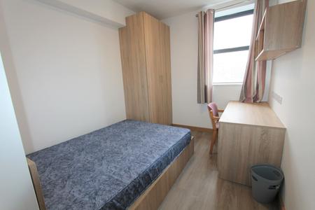 9 bedroom Flat to let in Warwick Street, Leamington Spa, CV32