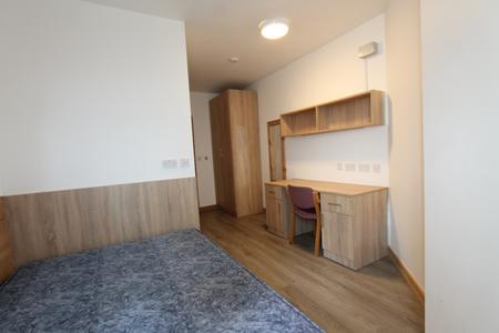 6 bedroom Flat to let in Warwick Street, Leamington Spa, CV32