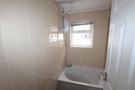 5 bedroom Flat to let in Warwick Street, Leamington Spa, CV32