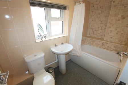 5 bedroom Flat to let in Warwick Street, Leamington Spa, CV32