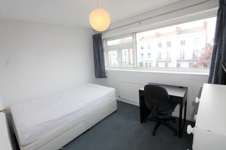 6 bedroom Flat to let in Willes Road, Leamington Spa, CV31