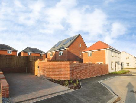 3 bedroom Detached house to let in Yorkfield Drive, Copmanthorpe, York, YO23