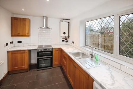 2 bedroom Semi-detached house to let in Waveney Grove, York, YO30