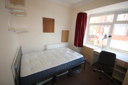 4 bedroom End of terrace house to let in Lamel Street, York, YO10