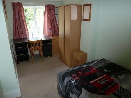 5 bedroom Semi-detached house to let in Windmill Lane, York, YO10