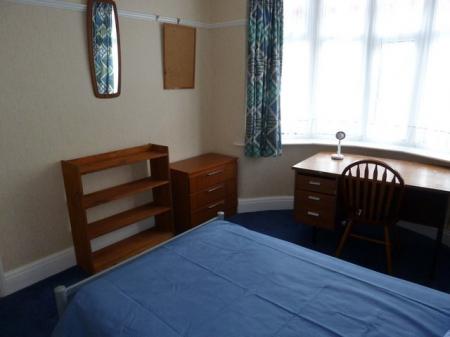 5 bedroom Semi-detached house to let in Windmill Lane, York, YO10