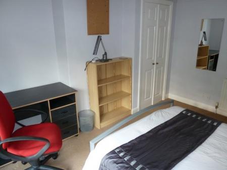 5 bedroom Semi-detached house to let in Windmill Lane, York, YO10