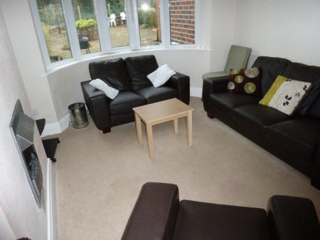 5 bedroom Semi-detached house to let in Windmill Lane, York, YO10