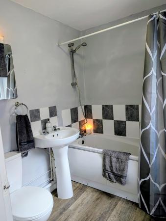 2 bedroom Terraced House to let in Evas Avenue, De La Pole Street, Hull, HU3