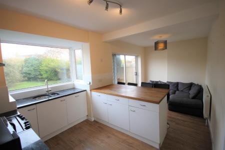 4 bedroom Semi-detached house to let in Thirkleby Way, York, YO10