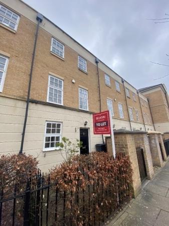 3 bedroom Town house to let in Phoenix Boulevard, York, YO26