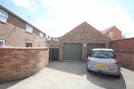 2 bedroom Terraced House to let in Hyrst Mews, Heworth, York, YO31