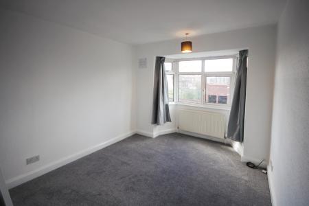 1 bedroom Flat to let in Cemetery Road, York, YO10
