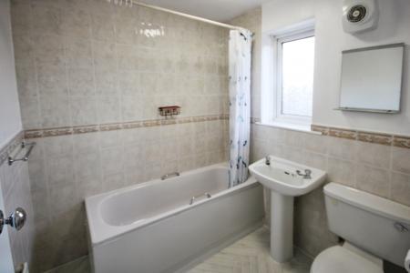 1 bedroom Flat to let in Cemetery Road, York, YO10