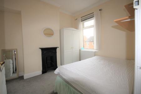 4 bedroom End of terrace house to let in Rose Street, York, YO31