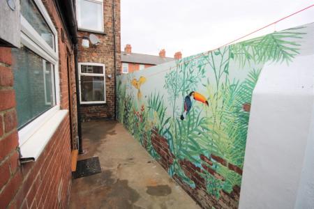 4 bedroom End of terrace house to let in Rose Street, York, YO31