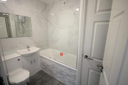2 bedroom Flat to let in Huntington Road, Huntington, York, YO31