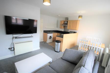 2 bedroom Flat to let in Huntington Road, Huntington, York, YO31