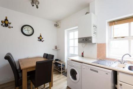 3 bedroom End of terrace house to let in Chaucer Street, York, YO10