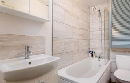 1 bedroom Flat to let in Clarence Court, York, YO31