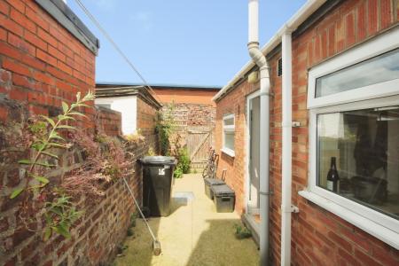 2 bedroom Terraced House to let in Arthur Street, York, YO10