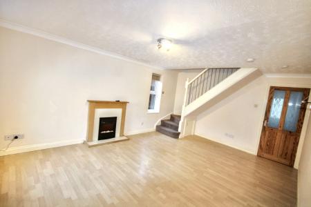 2 bedroom Semi-detached house to let in Handley Close, Rawcliffe, York, YO30