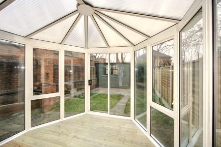 2 bedroom Semi-detached house to let in Handley Close, Rawcliffe, York, YO30