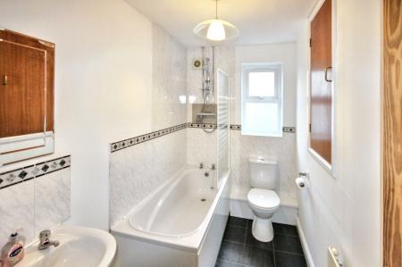 2 bedroom Semi-detached house to let in Handley Close, Rawcliffe, York, YO30