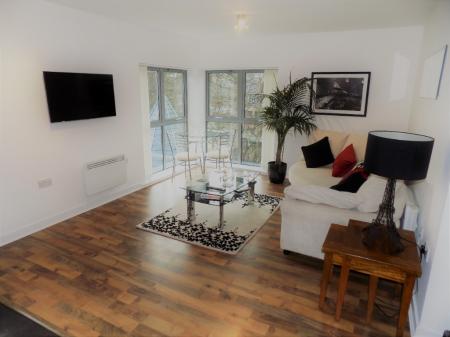 2 bedroom Flat to let in College Mews, York, YO31