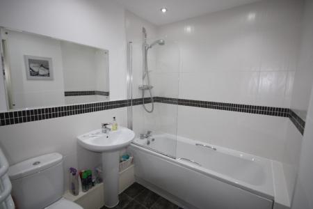 2 bedroom Flat to let in College Mews, York, YO31