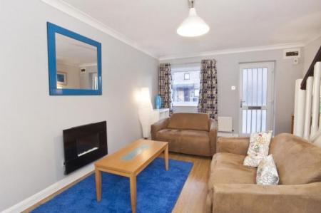 2 bedroom Terraced House to let in Fewster Way, York, YO10